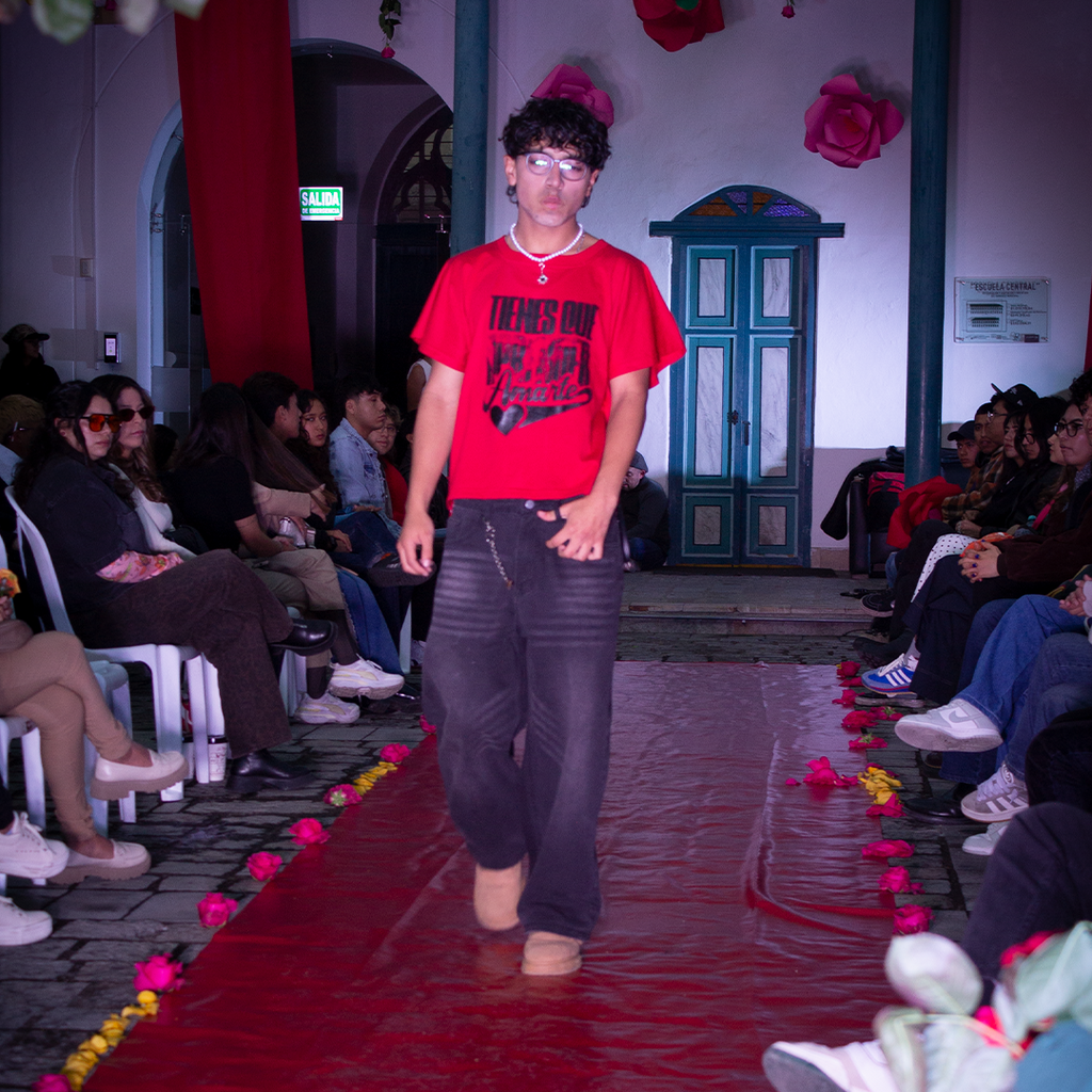 CAMISETA AMARTE ROJA (Campanada)